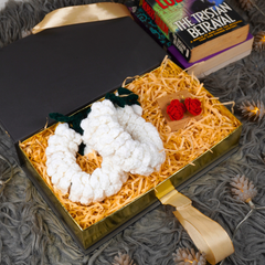 Handcrafted Crochet Gajra & Accessory Gift Box