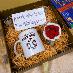 Crochet Rose Bouquet Keychain, Next Door Mug & Wish Card Gift Set