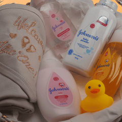 Johnson's® Baby Care Essentials Basket – Gender Tones