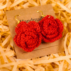 Handcrafted Crochet Crimson Rose Gajra & Accessory Gift Box