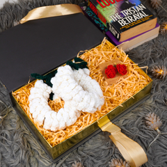 Handcrafted Crochet Gajra & Accessory Gift Box