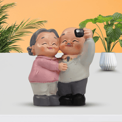 Lovely Grandparents Selfie Figurine