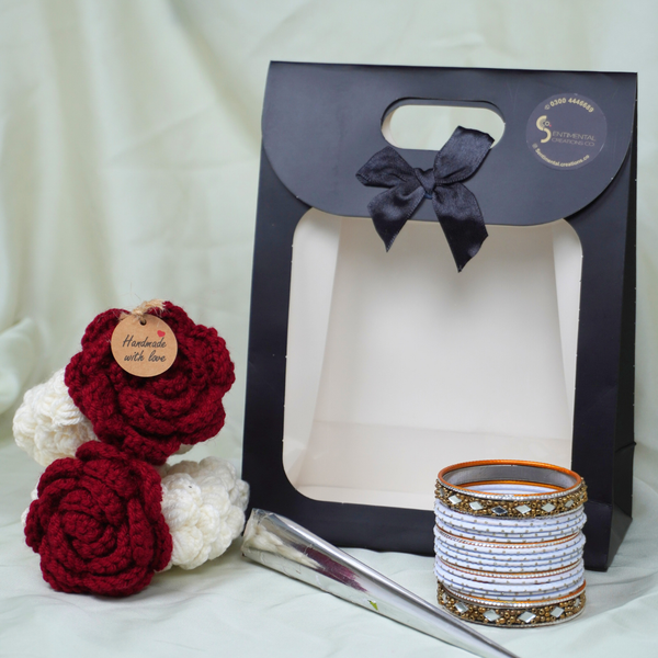 Mehandi, Churiyan and Gajra Pair with Eid Mubarak Card