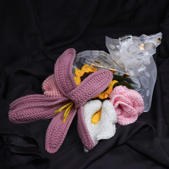 Mix (Her) Mother’s Day Crochet Bouquet with Happy Mother’s Day Tag