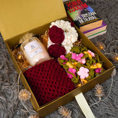 Crimson Elegance Ultimate Multi-Gajra, Candle & Pouch Gift Luxury Set